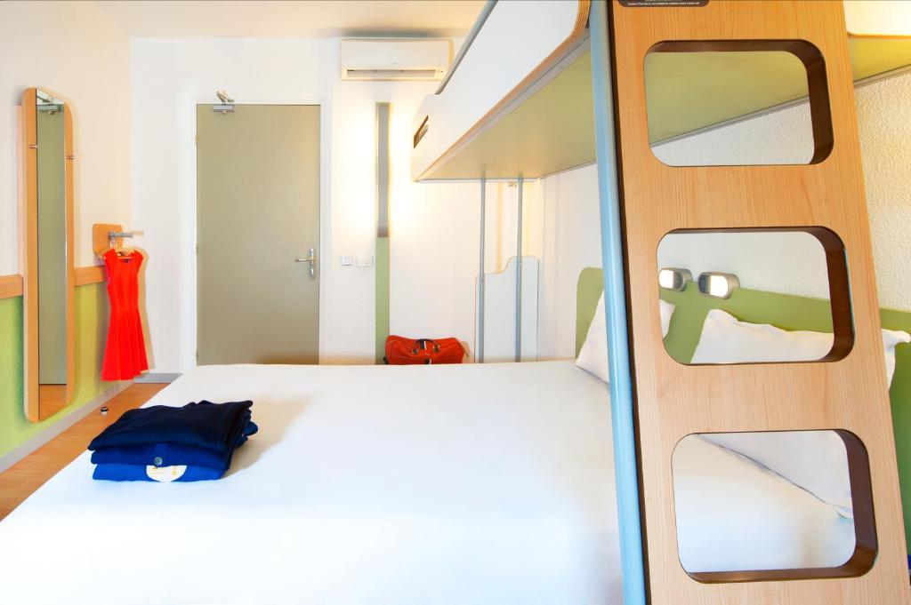 Ibis Budget Pontivy Habitación foto